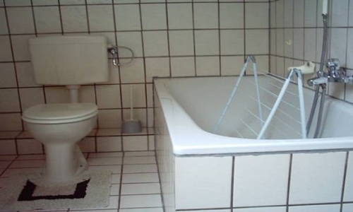 Bad / Dusche Bad / Dusche